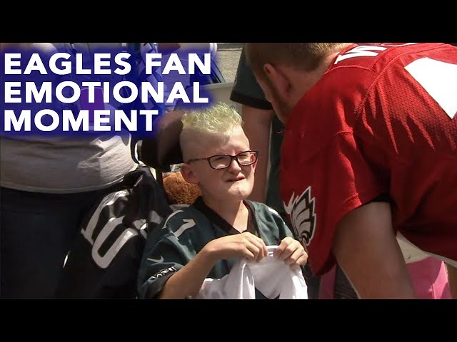 Little Eagles fan's emotional moment with Carson Wentz