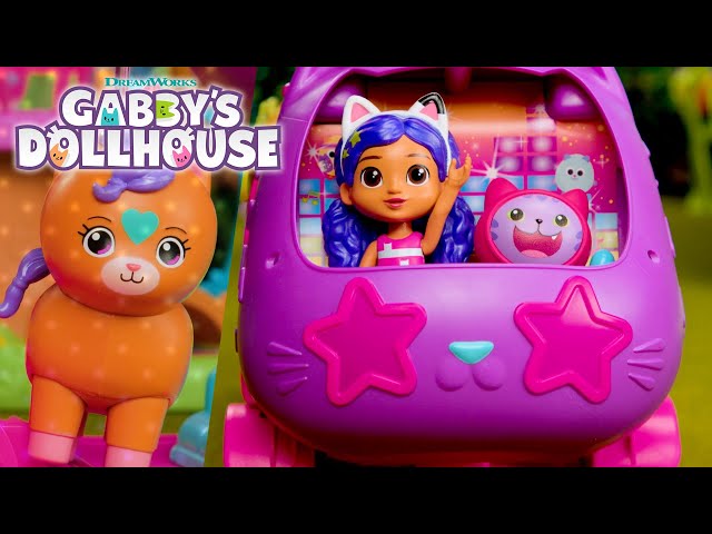 Let's DANCE! Cheer Up Kico At The Party Bus! | GABBY'S DOLLHOUSE TOY PLAY ADVENTURES
