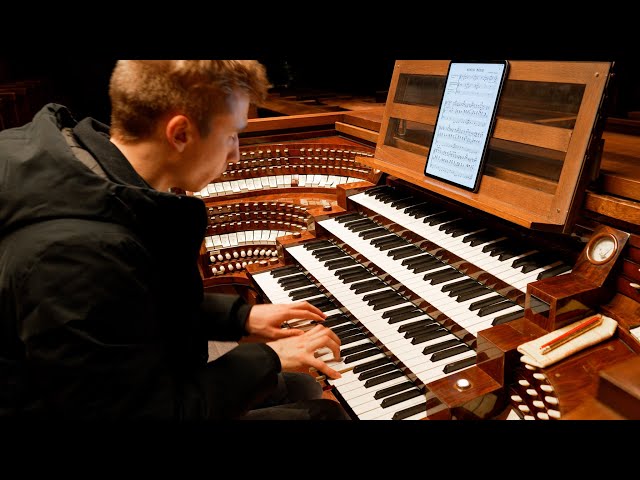 'Prelude in C' on one of the most fun Pipe Organs in the World - Paul Fey