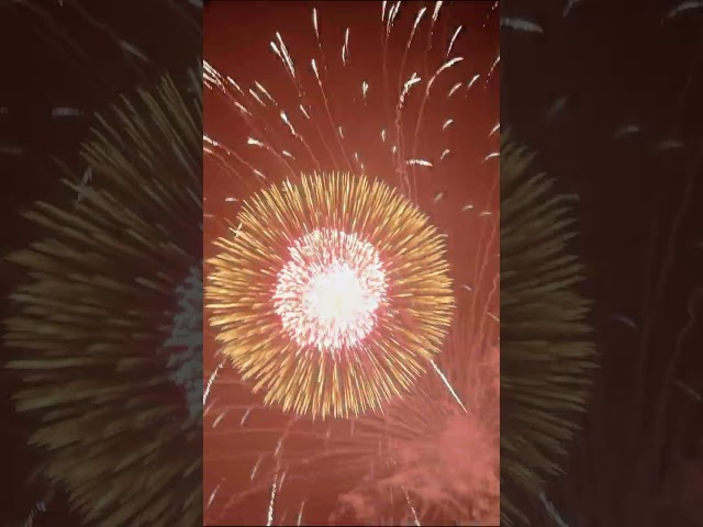 Mindblowing fireworks 💥 3x16" shells