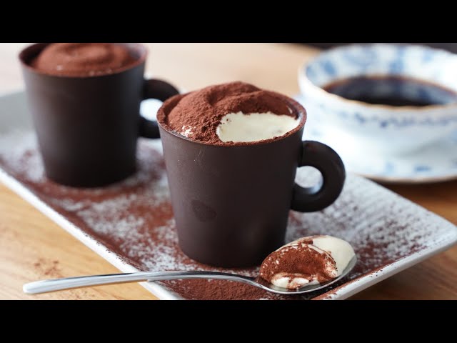 If you make chocolate cups with paper cups and make tiramisu like this, the taste will be richer.