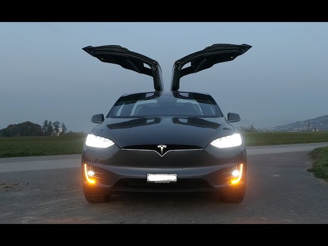 Tesla Model X - CRAZY LIGHTSHOW !!! Must see! Full HD