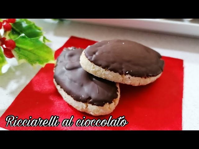 Ricciarelli di Siena with chocolate