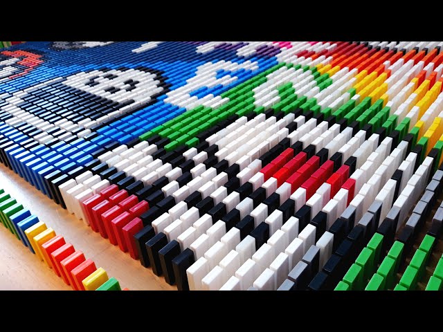 YOUTUBE ANIMATORS MADE FROM 45,000 DOMINOES