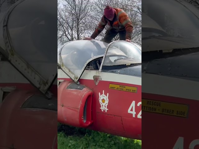 Opening up the jet provost!