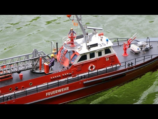 RC Feuerwehrboot Brandmeister Dr. Ing.-Sander - Schaufahren SMC Ahlen 2013