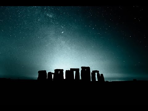 Curators' introduction to The world of Stonehenge