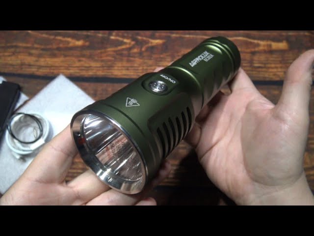 ASTROLUX EC01X Flashlight Kit Review! (6800 Lumens, Luminus SBT90.2 LED)