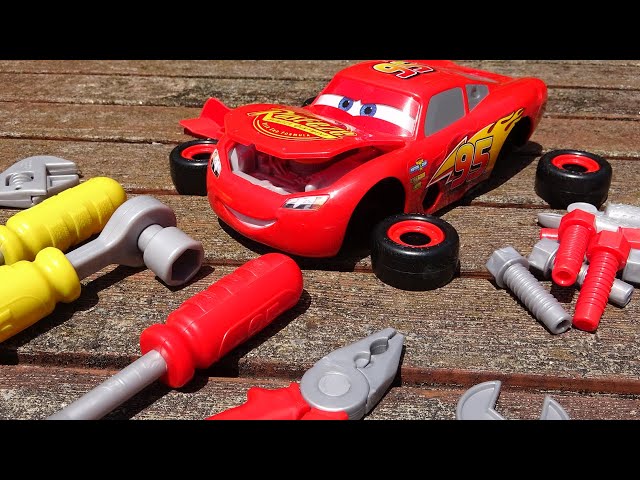 Disney cars. Find and build McQueen parts!