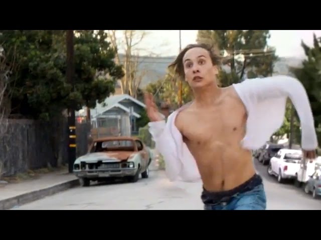 Fear The Walking Dead - What is Frank Dillane running from?
