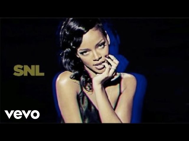 Rihanna - Diamonds (Live on SNL)