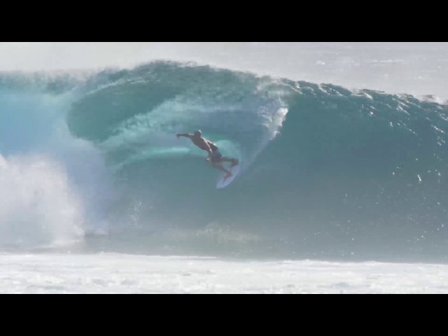Kelly Slater surfs a 5'3 Slater Designs Omni