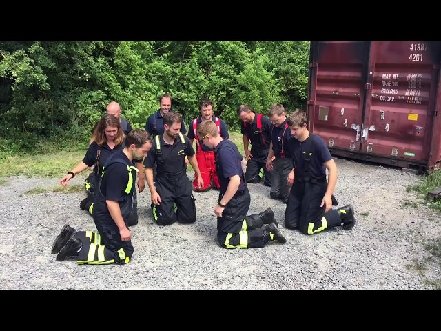 Feuerwehr-Überhosen im Praxistest
