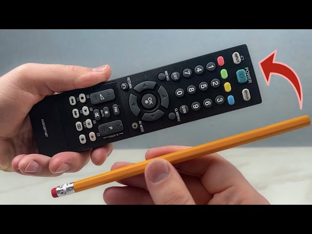 🔥🔥Even the rich do it! Repair the remote control with a pencil!