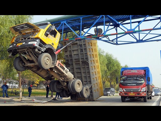 Dangerous Moments Idiot Truck, Heavy Equipment Working Fails | Total Crazy Truck & Car Compilation