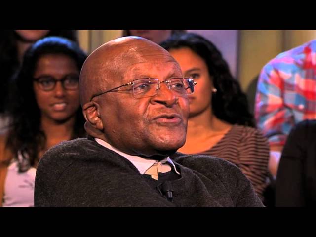 Desmond Tutu gives advice to the students