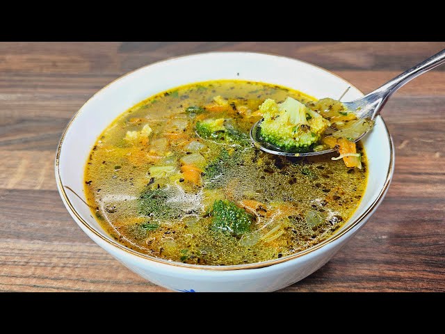 What could be healthier than the most delicious vegetable soup with chicken! Soup without potatoes!