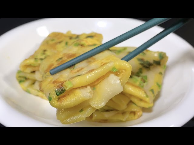 Green onion egg cake, delicious with tricks, the whole process does not touch the noodles and does n