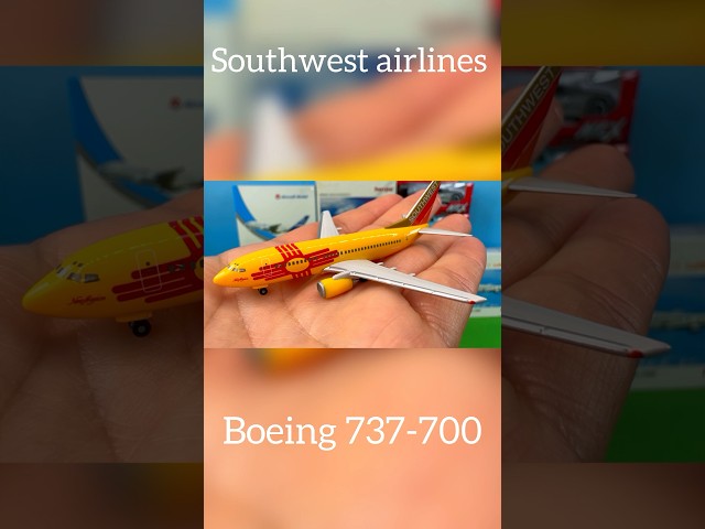Unboxing Southwest airlines Boeing 737-700 plane model