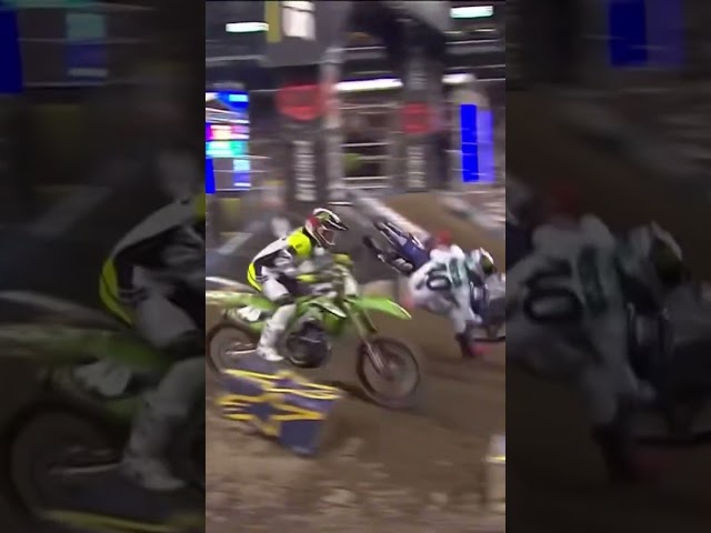 Robertson goes down HARD in the whoops 😣