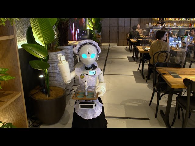 The robot cafe bridging the virtual and physical workplace