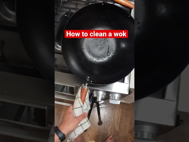 How to clean a carbon steel wok
