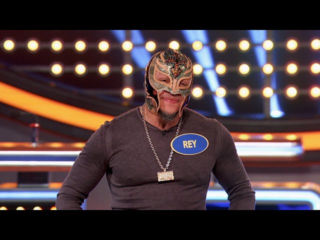WWE Wrestler Rey Mysterio and His Daughter Aalyah Play Fast Money - Celebrity Family Feud