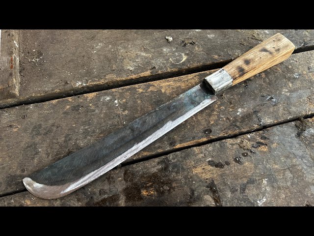 Knife Making - Forging A Sharp MACHETE From A Piece Of Chainsaw