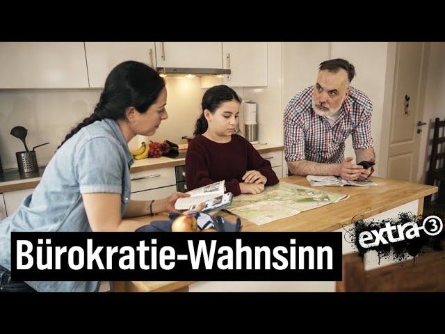 extra 3-Familie: Ausflugsplanung im Stil einer deutschen Behörde  | extra 3 | NDR