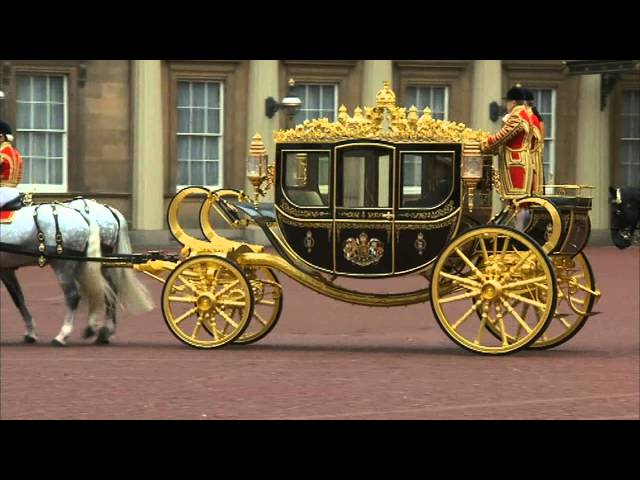Queen rides new carriage made from Isaac Newton's apple tree