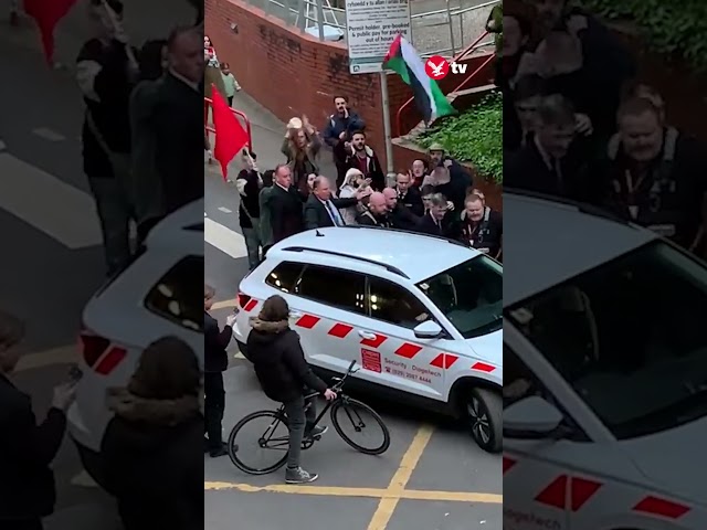 Jacob Rees-Mogg chased by pro-Palestine protesters after Cardiff University speech #shorts #news