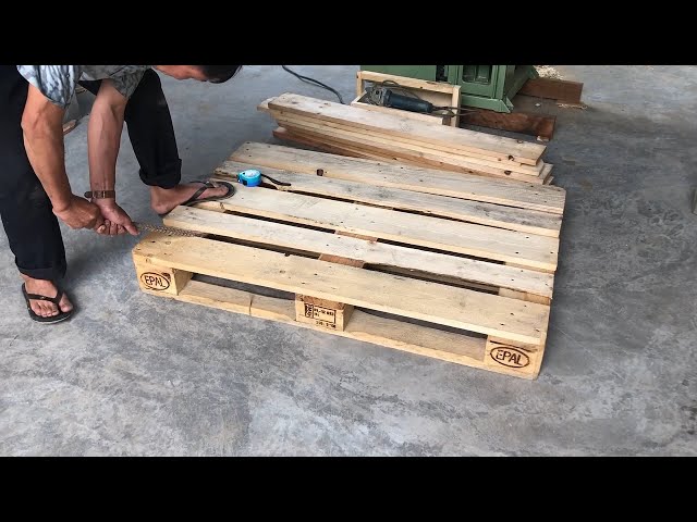 Amazing Woodworking Project From Pallet Wood // Build A Big Table From Old Pallets - How To, DIY