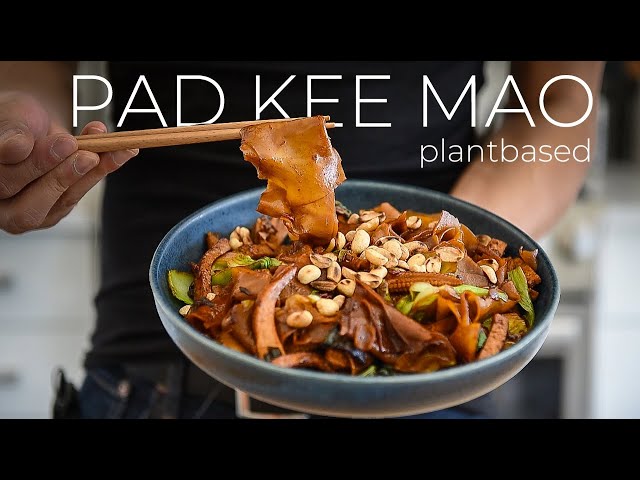 CHOW DOWN on this Pad Kee Mao Noodle Recipe today!