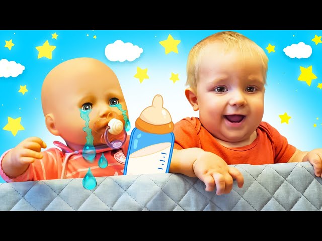 A new friend for Baby Annabell doll! Baby doll feeding time. Family fun with baby dolls & toys.