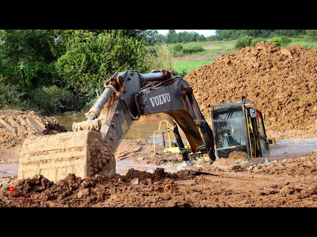Incredible Excavator Fails Job Sink Underwater Using Technical Recovery By Powerfull VOLVO N SHANTUI