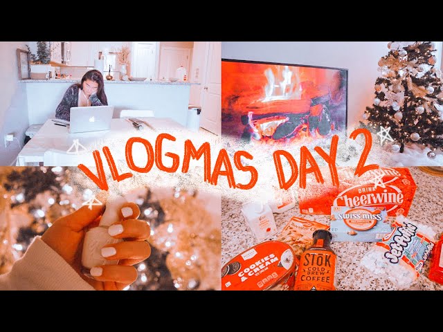 VLOGMAS DAY 2: studying for finals, putting up the christmas tree, target run, Christmas nails 2020