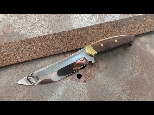 Making a forestry knife from a piece of rusted steel