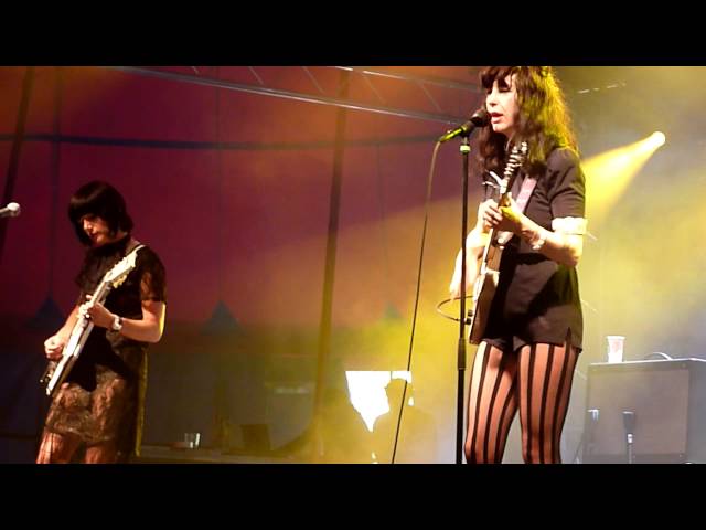 Dum Dum Girls - There Is A Light That Never Goes Out (The Smiths Cover) (Hultsfred, Sweden 2011)