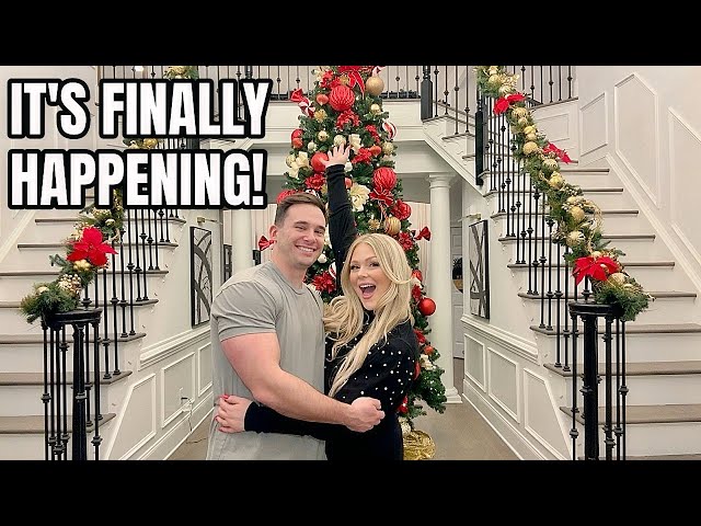 IT'S FINALLY HERE ✨🎄DECORATE WITH US | HOLIDAY HOME TOUR 2023 KELLY STRACK