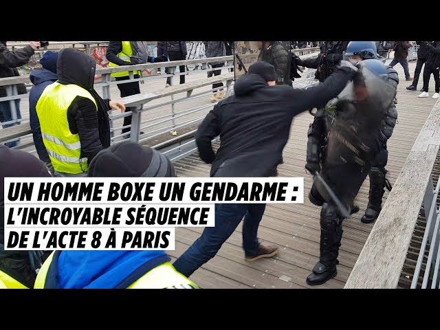 Un homme boxe un gendarme, l'incroyable séquence de l'acte 8 à Paris