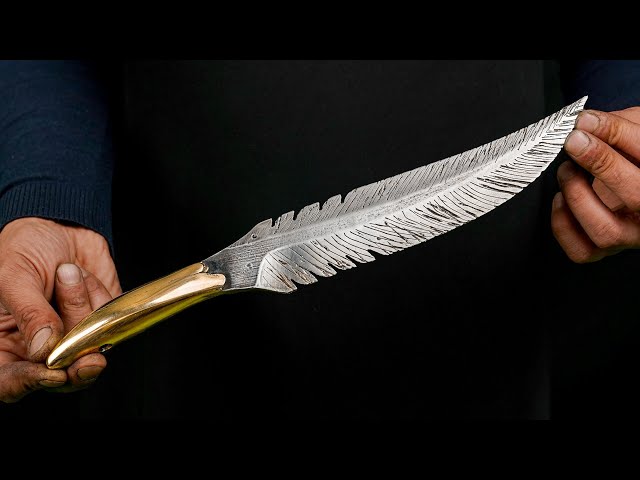This feather is able to cut off even metal! A knife that will definitely grab all the attention
