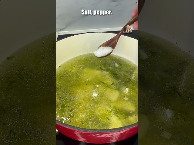 🍲😋 Italian Garlic Soup: An Italian-Style Recipe 🇮🇹🧄