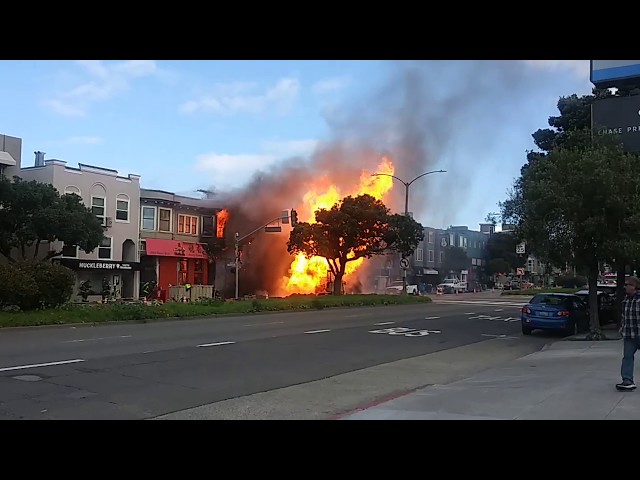 Very intense gasline fire in San Francisco