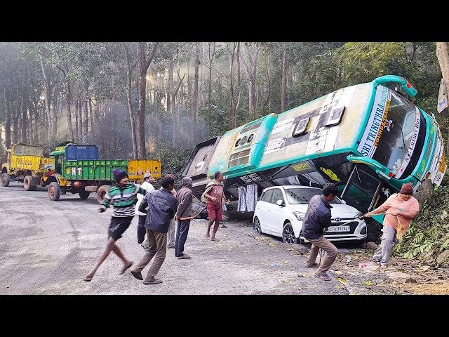 Amazing Dangerous Idiots Trucks Driving Skill - Biggest Dump Truck Fails - Total idiots at work