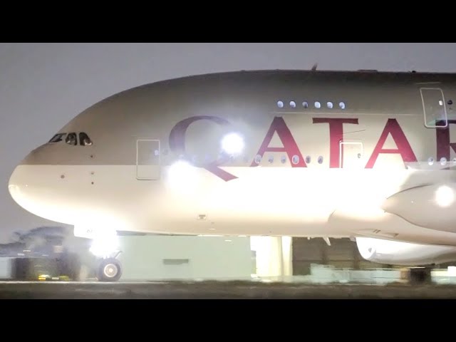BRILLIANT HEAVY Midnight CLOSE UP Departures | Melbourne Airport Plane Spotting
