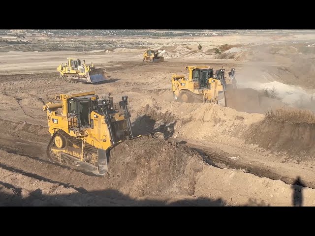 Four Caterpillar D9T & Komatsu D275AX Bulldozers Team Levelling Huge Mining Site