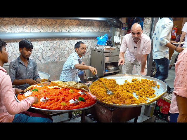 MUSLIM Indian street food tour in Mumbai - HALAL Indian food on Mohammed Ali Road, India