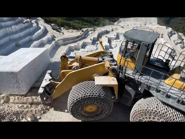 High Skilled Operator Working On The Edge With Komatsu WA900 Wheel Loader - Birros Marble Quarries