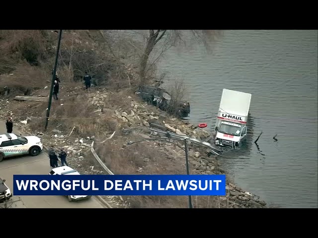 Lawsuit filed in death of man who crashed stolen U-Haul into Chicago river after police pursuit