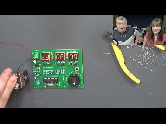 DIY Digital clock electronic kit - Lesson 7 - Learning electronics with Diana